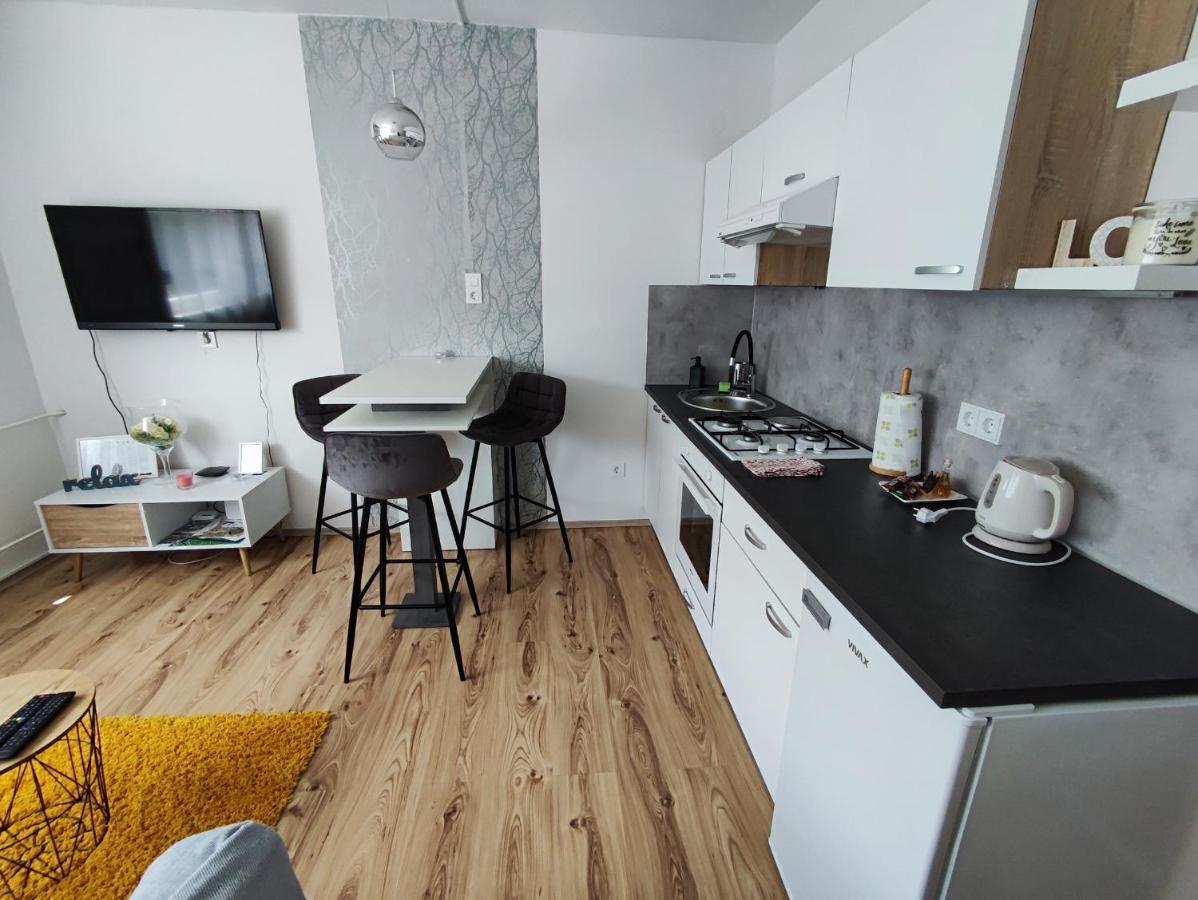 Apartman Emy Карловац Экстерьер фото